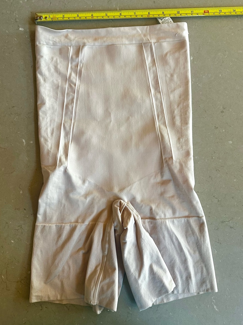 SPANX Mid Thigh Shaper Shorts Shapewear Nude Tummy Control Seamless Medium